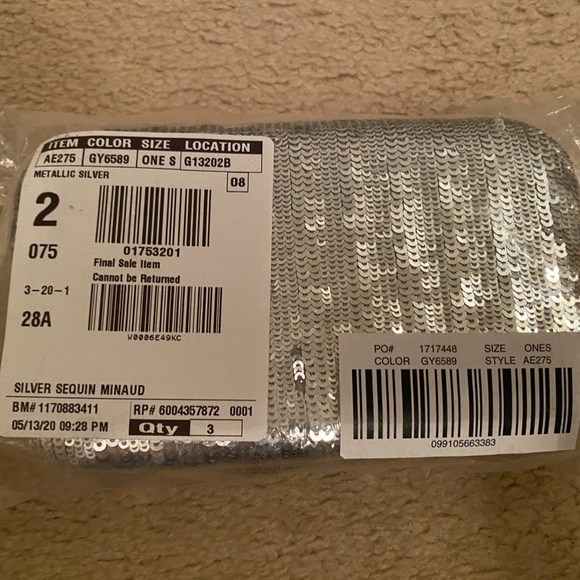 J.CREW MINAUDIÈRE CLUTCH IN SILVER SEQUIN. - Picture 6 of 6